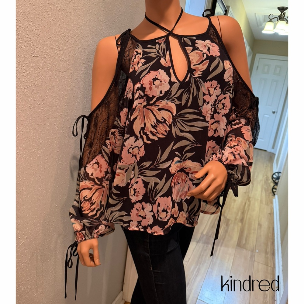 Kindred Floral Keyhole Blouse - Black and Pink